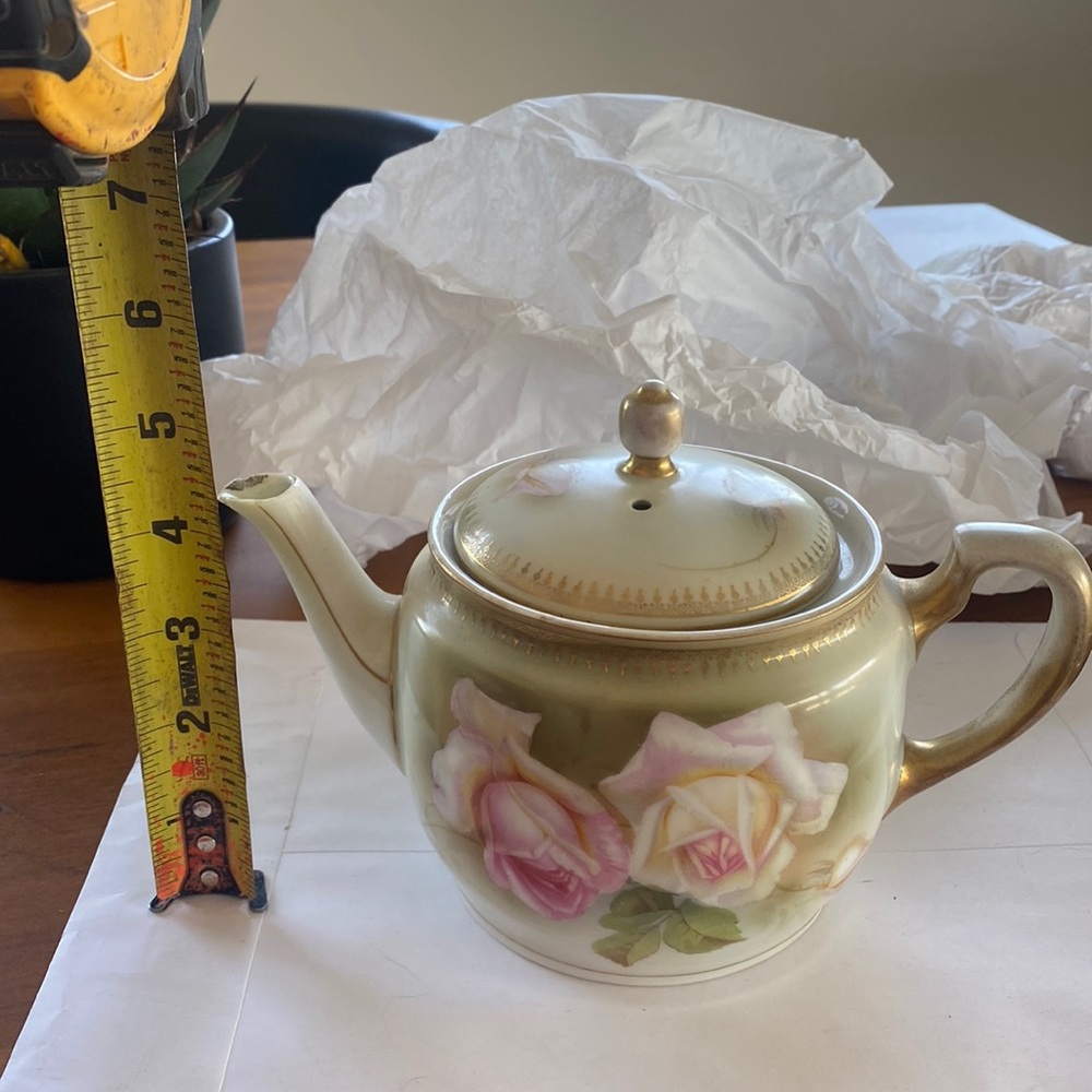 Antique rose  Bavaria tea pot